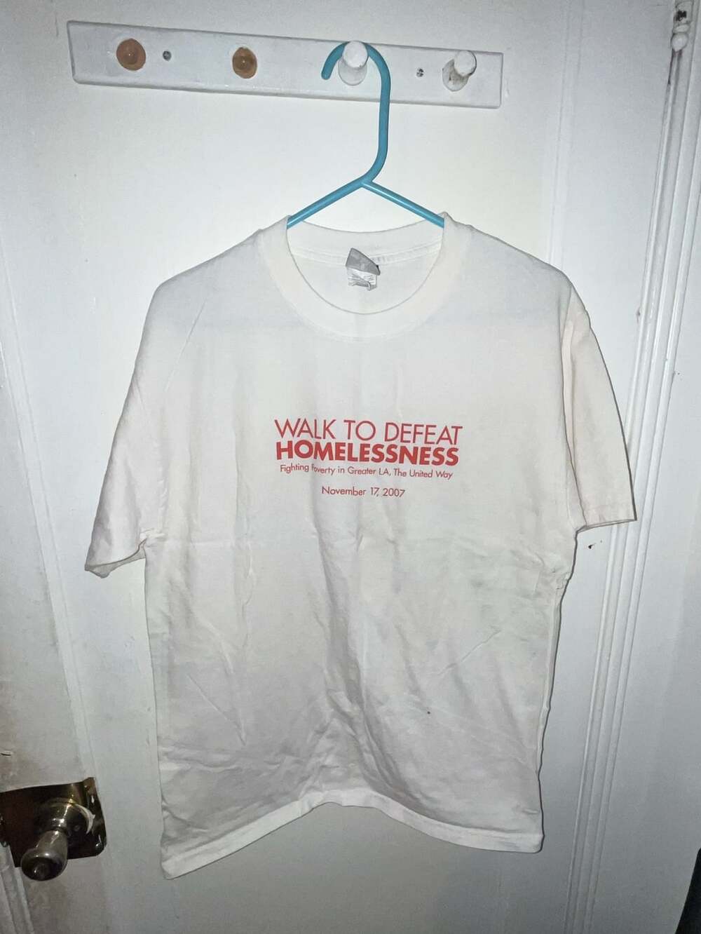 Hanes Walk To Defeat Homelessness Size M White Graphic T-Shirt
